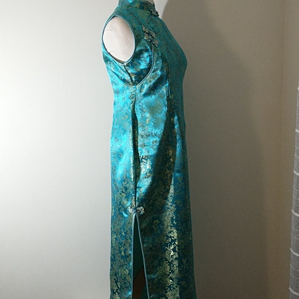 Beautiful Cheongsam Maxi Style Dress - Picture 4 of 16